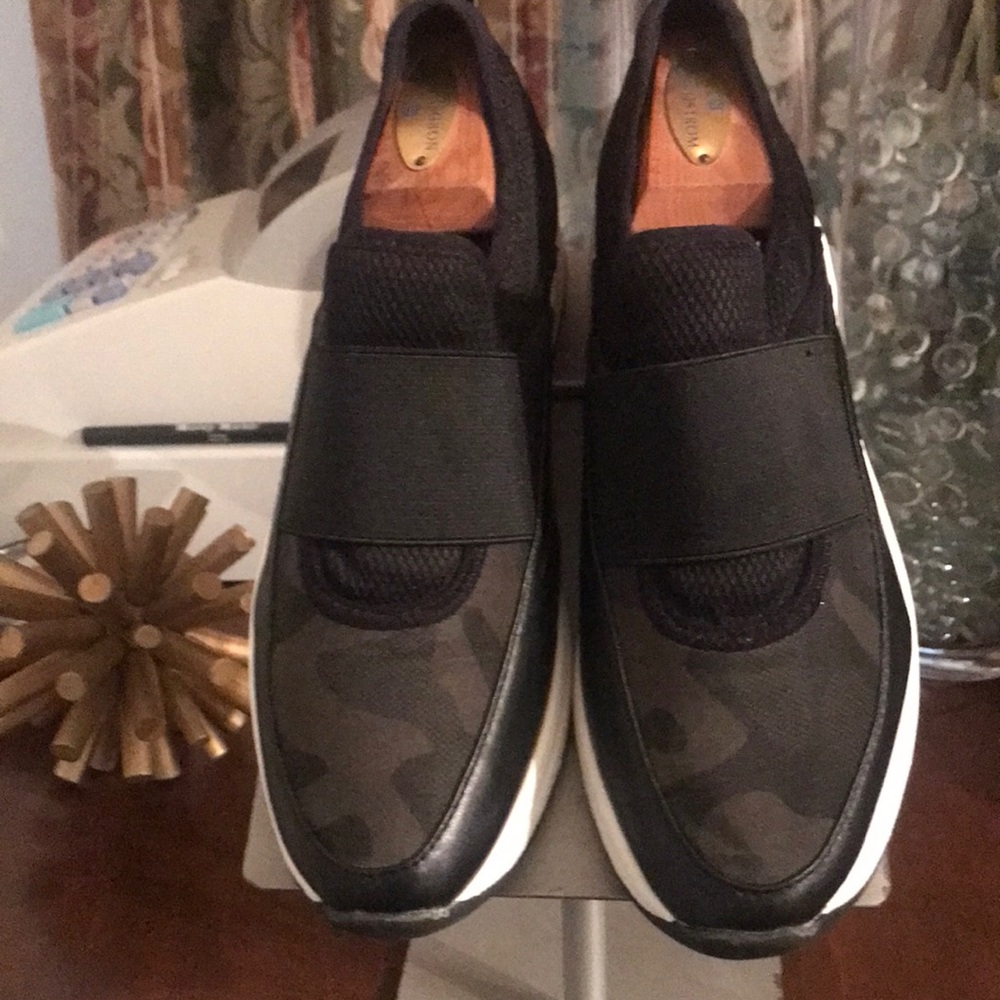 Anne Klein camo tennis sneaker size 8.5